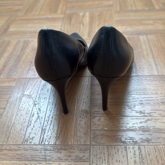 Professional black heels - Picture 3 of 3